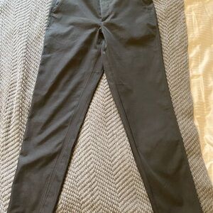 Women’s Lululemon Black Stretch Slim Capri